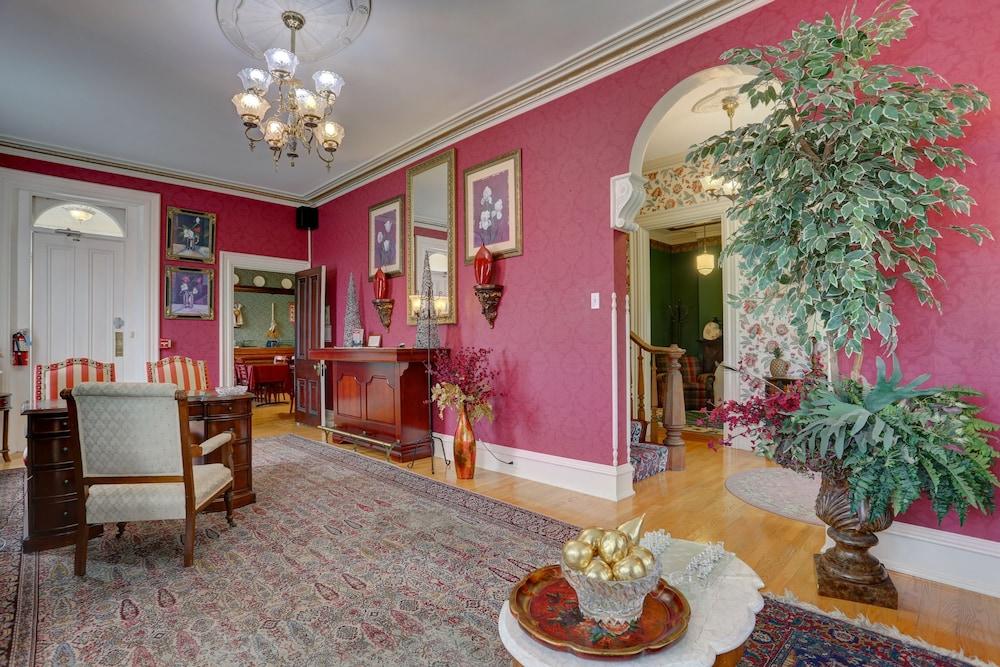 Greystone Manor Bed & Breakfast photo 3
