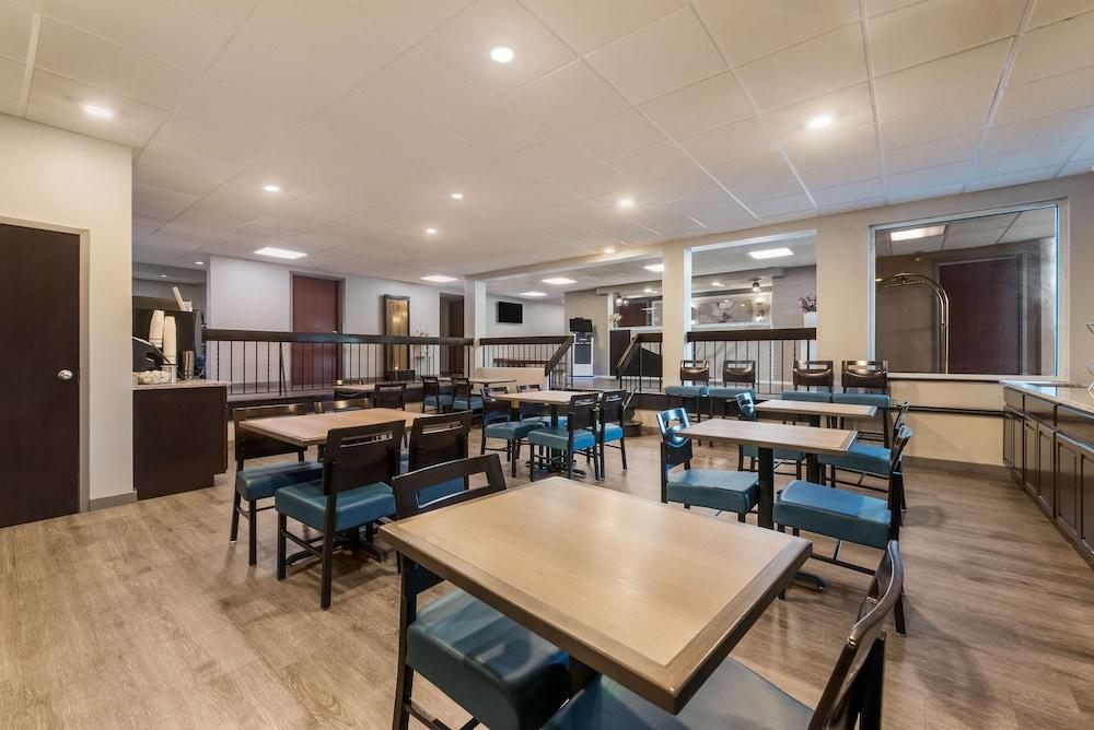 Baymont by Wyndham Westampton photo 25