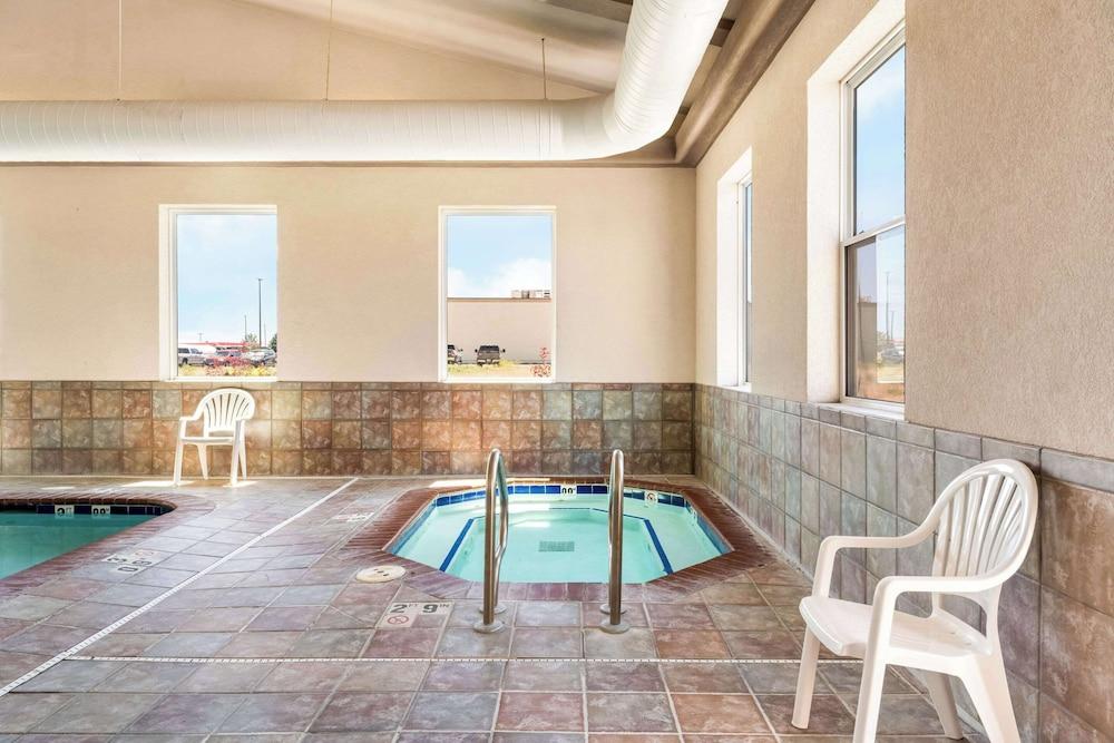 Comfort Inn & Suites Riverton photo 33
