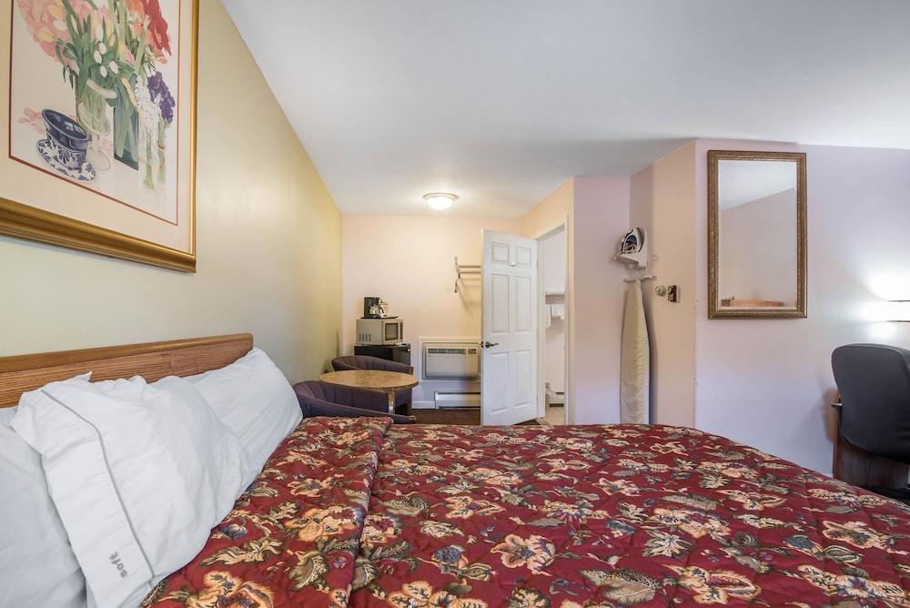 Rodeway Inn Bellows Falls photo 14