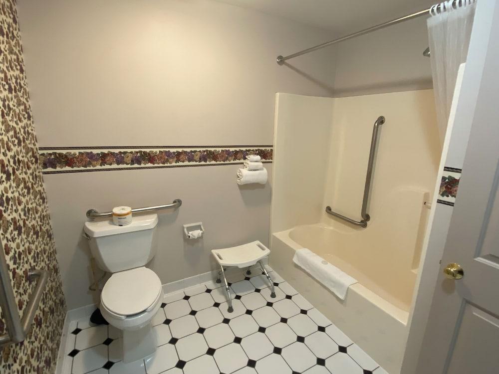 Green Gables Inn photo 32