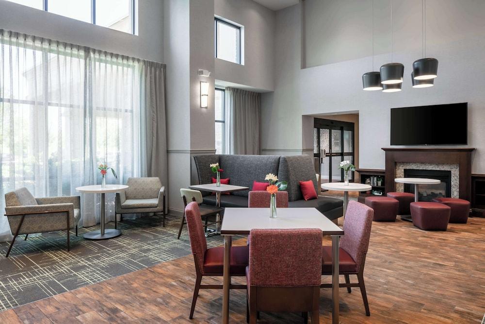 Hampton Inn & Suites Grafton photo 2