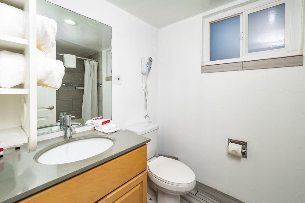 Travelodge by Wyndham Sacramento Convention Center photo 10