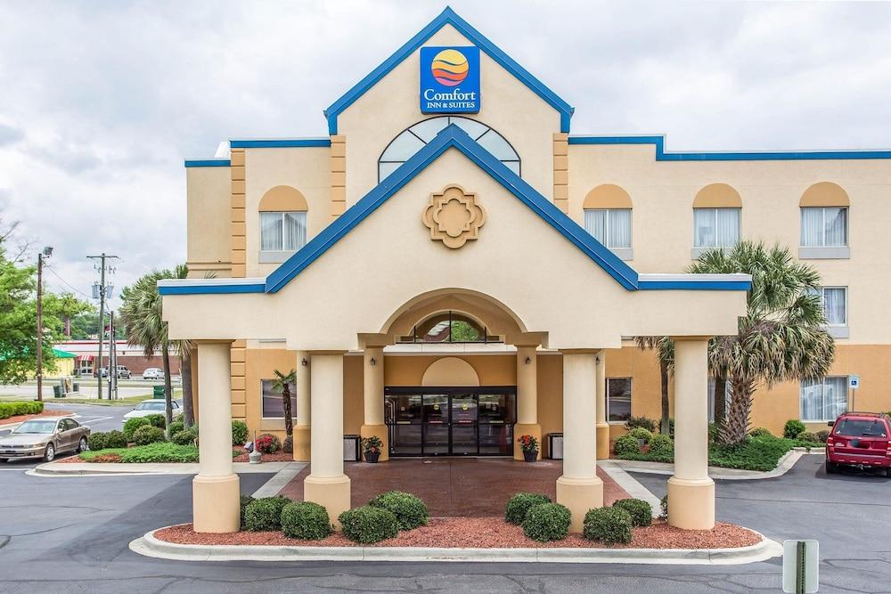 Comfort Inn & Suites Ft. Jackson Maingate photo 1
