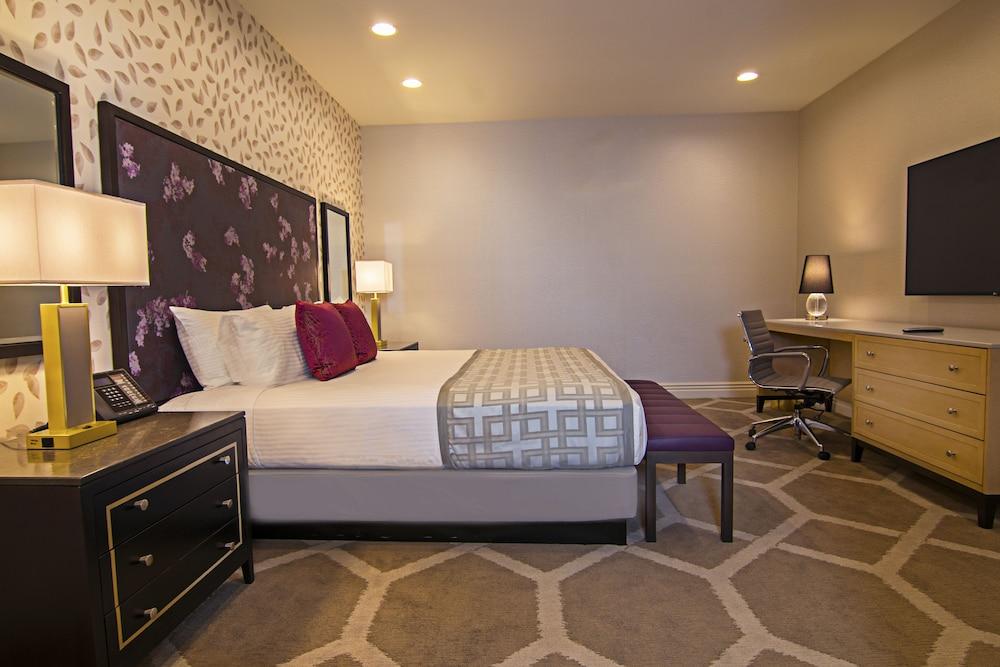 The Orleans Hotel & Casino photo 8