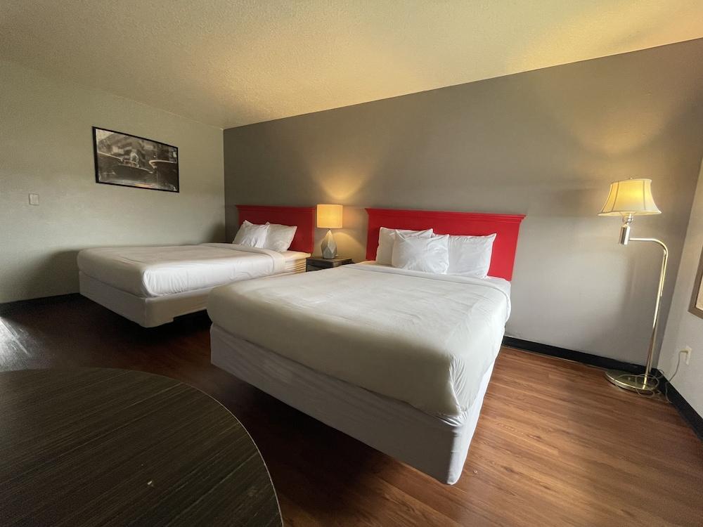 Sunnyside Inn & Suites photo 6
