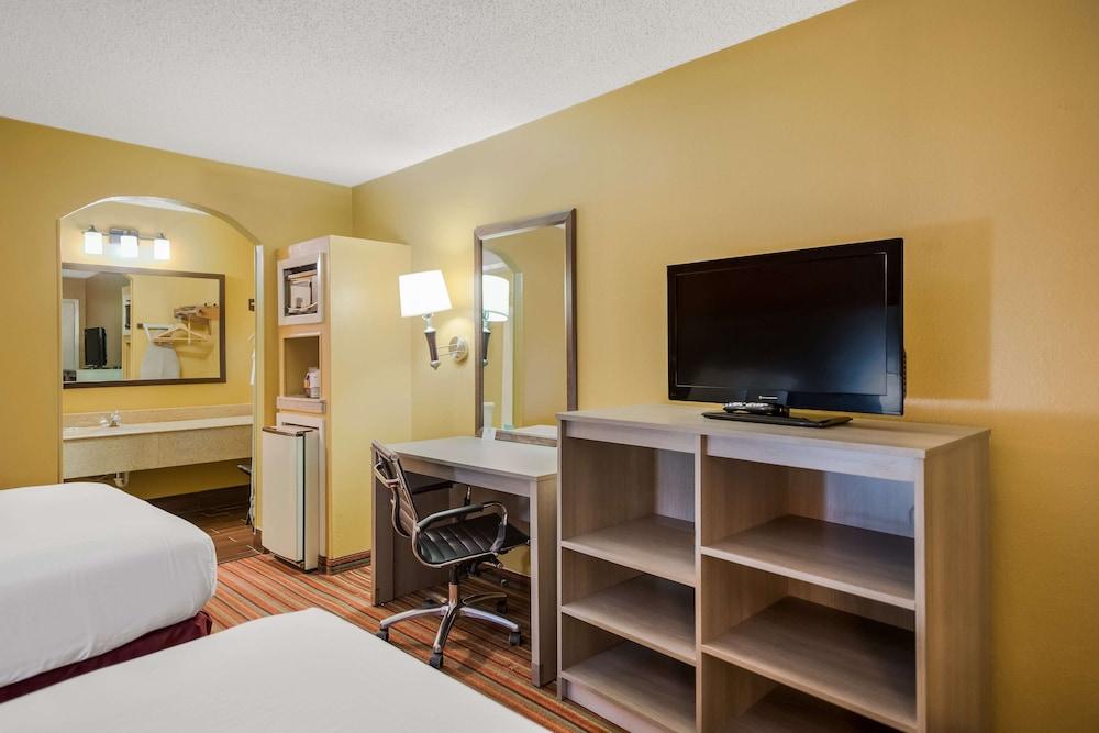 SureStay Hotel by Best Western Mt Pleasant photo 7