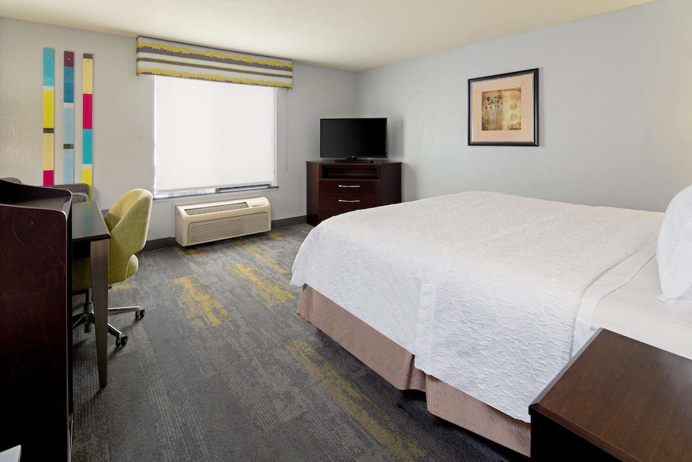 Hampton Inn & Suites Bakersfield/Hwy 58, CA photo 12