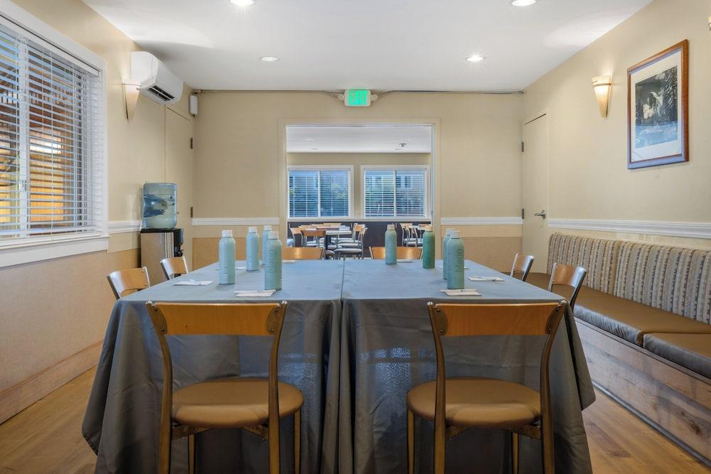Marin Suites Hotel photo 35