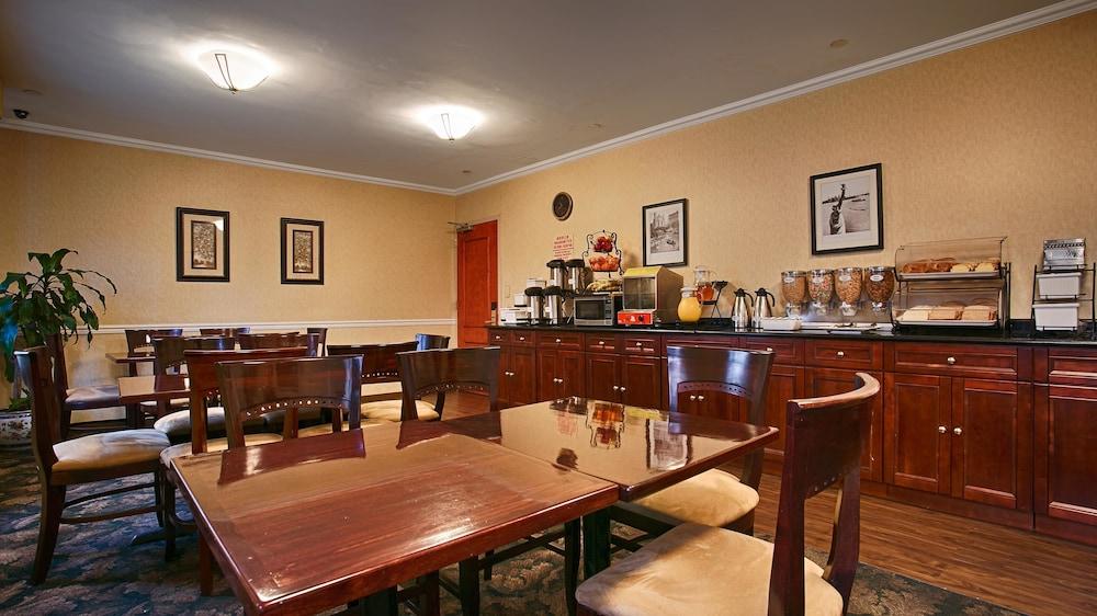 Best Western Queens Court Hotel photo 27