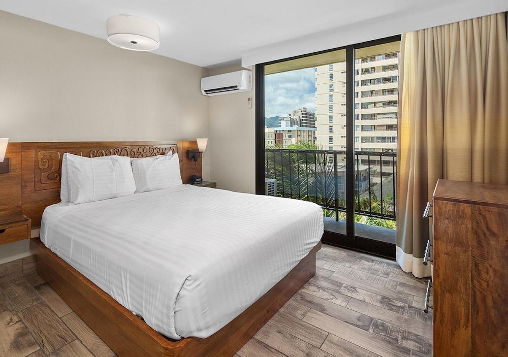 Castle Bamboo Waikīkī Hotel photo 25