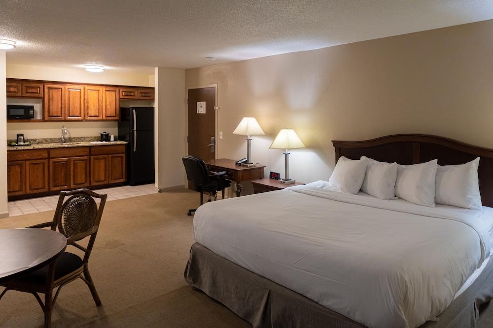 Cottonwood Suites Savannah Hotel & Conference Center photo 20