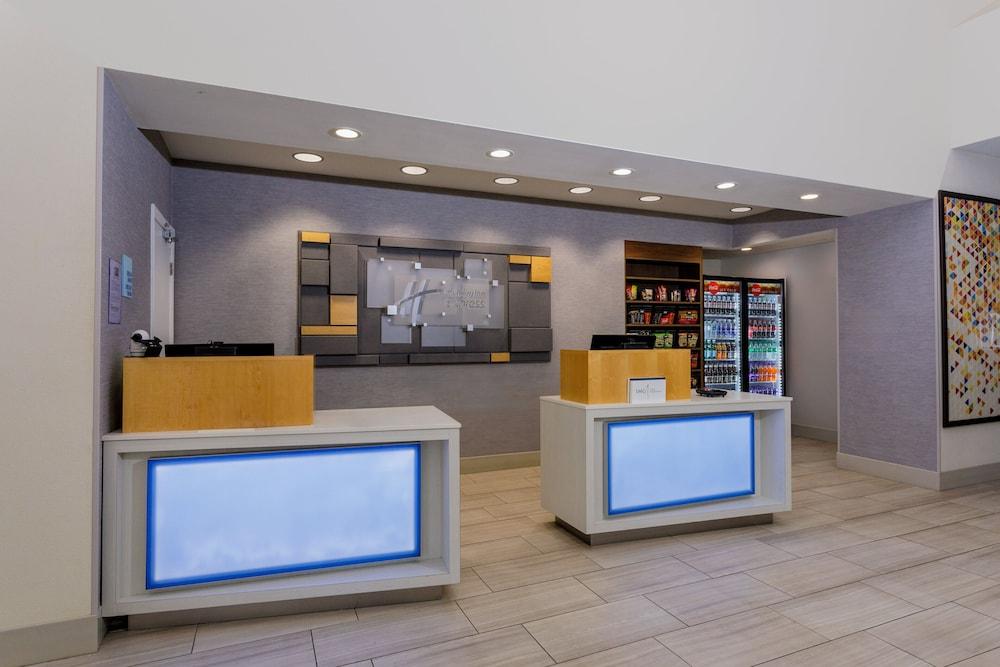 Holiday Inn Express Tampa N I-75 - University Area by IHG photo 73