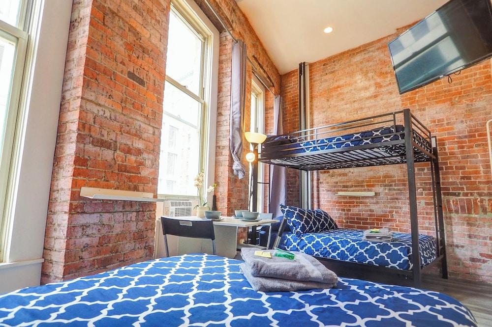 Iconic Hotel photo 46