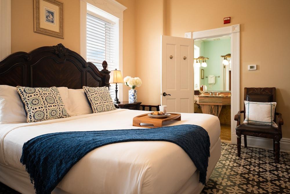 Southernmost House photo 8