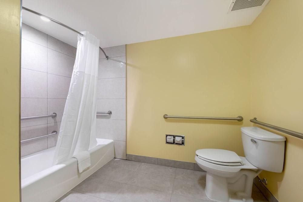 SureStay by Best Western Jacksonville Airport photo 29