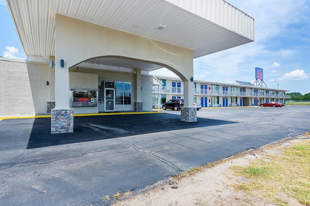 Motel 6 Van Buren, AR photo 6