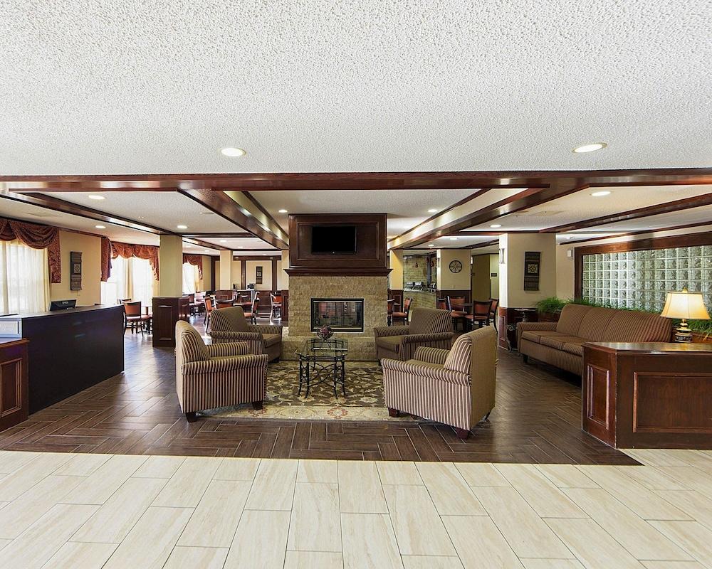 Quality Suites Addison - Dallas photo 52