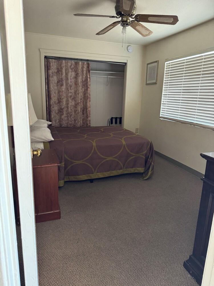 Del Rio Hotel O near Mesa Downtown photo 10