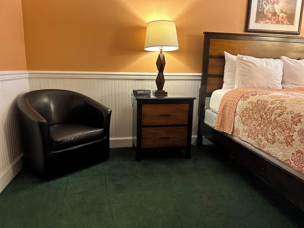 County Clare Irish Hotel & Pub photo 10