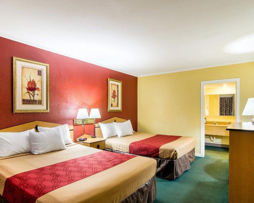 Meadow Acres Inn photo 25