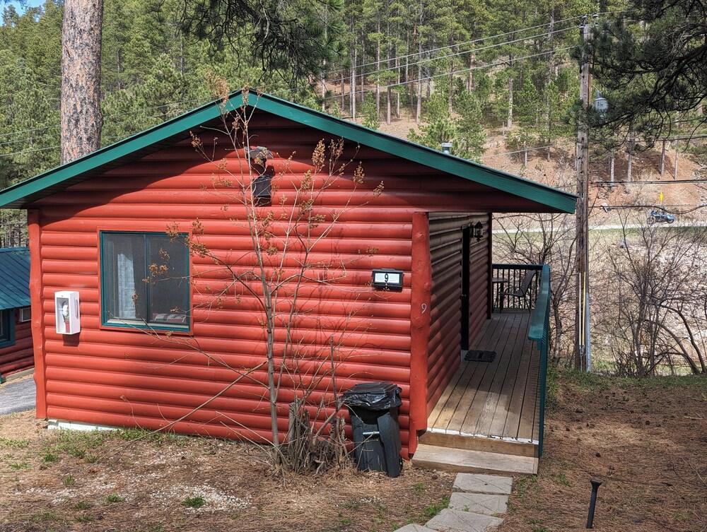Ponderosa Pines Inn and Cabins photo 33