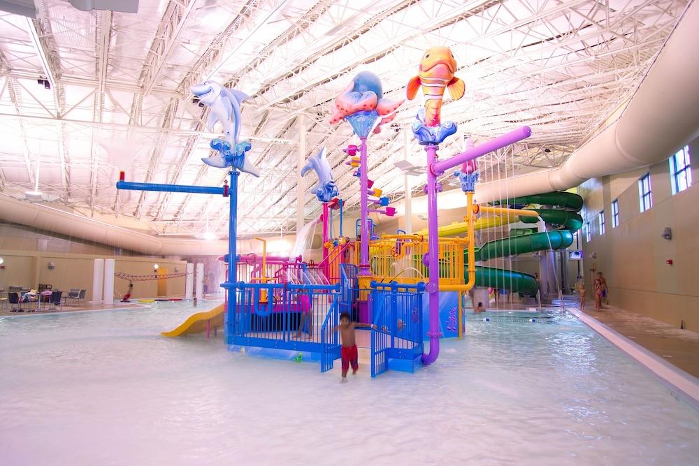 King's Pointe Waterpark Resort photo 25