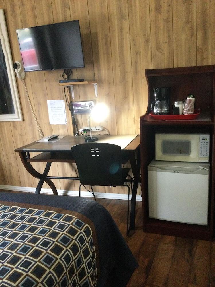 Diamond View Motel photo 24