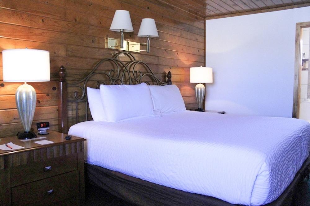 Whispering Sands Motel photo 13
