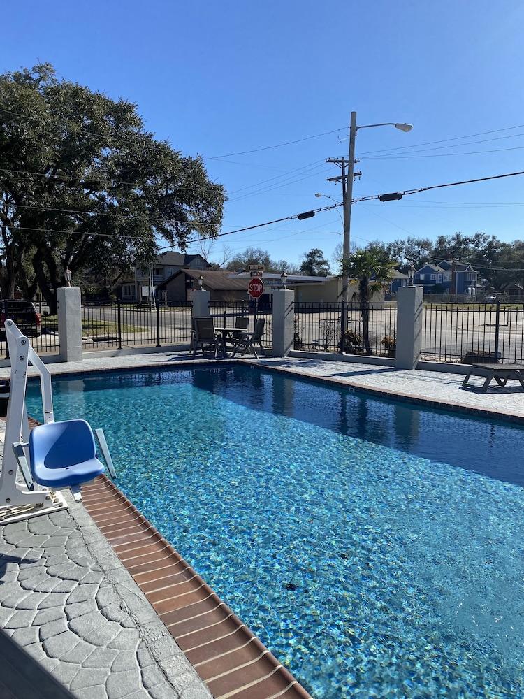 Howard Johnson by Wyndham Historic Lake Charles photo 15