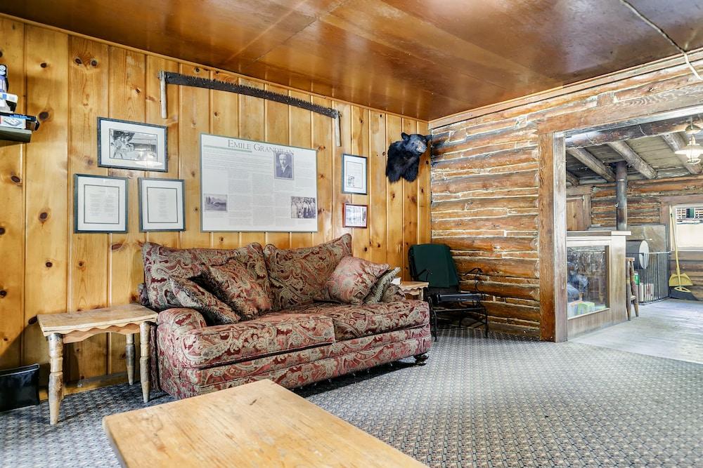 Sawtooth Lodge photo 29
