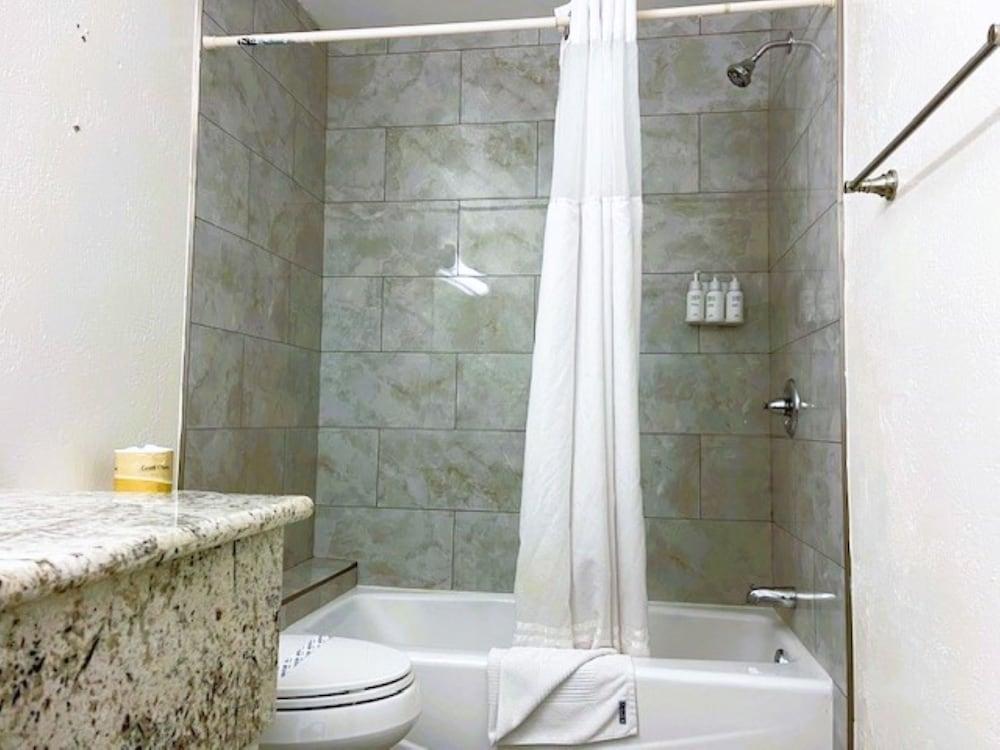 Americas Best Value Inn & Suites Joshua Tree National Park photo 69