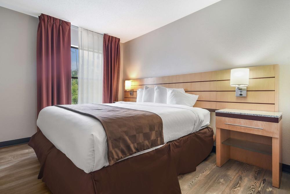 SureStay Plus Hotel by Best Western Tarboro photo 6