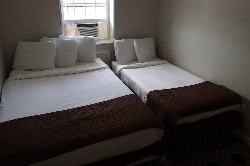 The Burgundy Inn photo 7