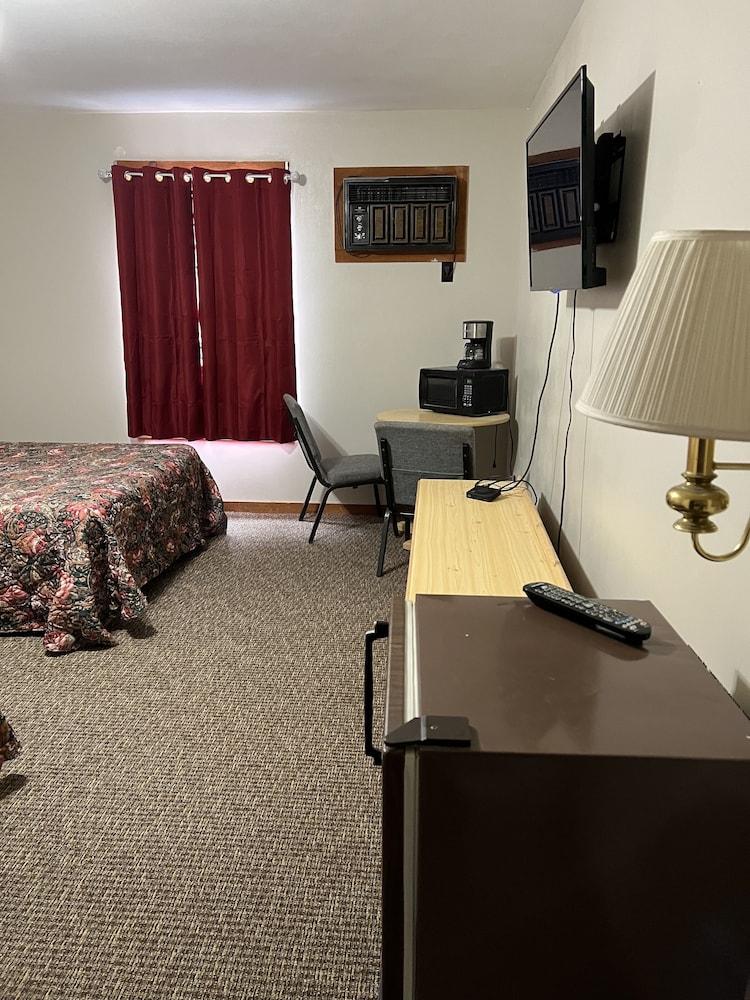 Oswego Inn photo 14