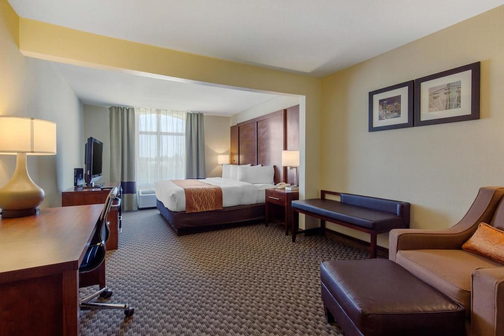 Comfort Inn & Suites SW Houston Sugarland photo 11