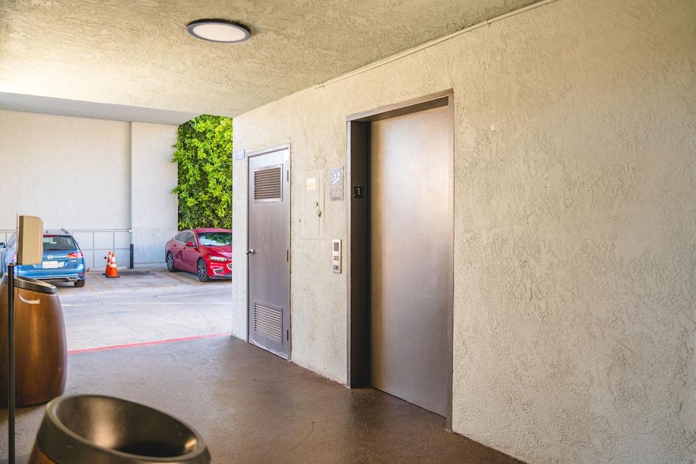 Gateway Inn Gardena photo 45
