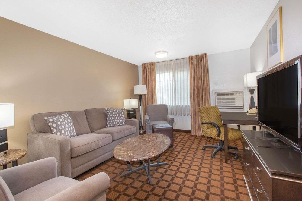 Umpqua Valley Hotel photo 4