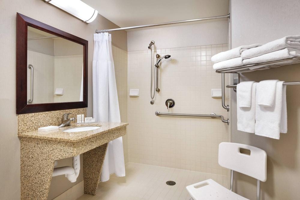 Springhill Suites by Marriott Thatcher photo 13