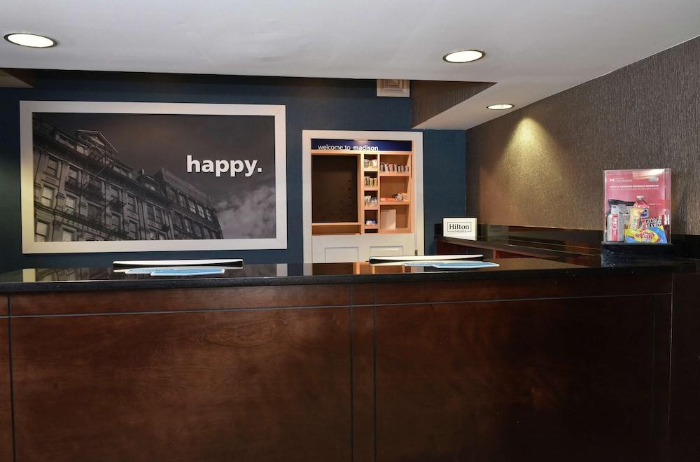 Hampton Inn Madison photo 2