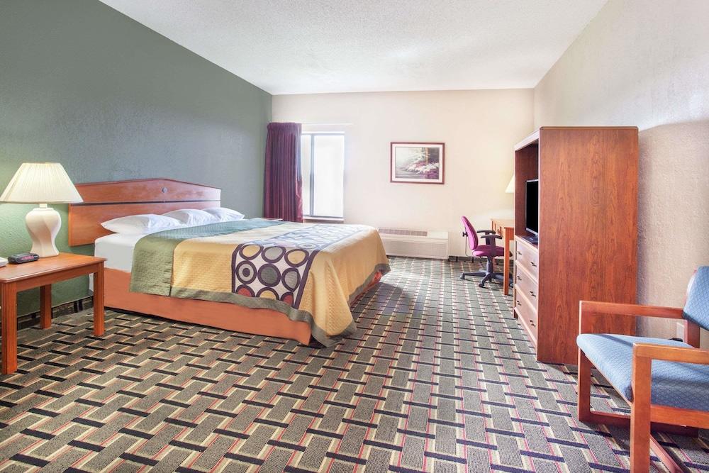 Super 8 by Wyndham Atchison photo 8