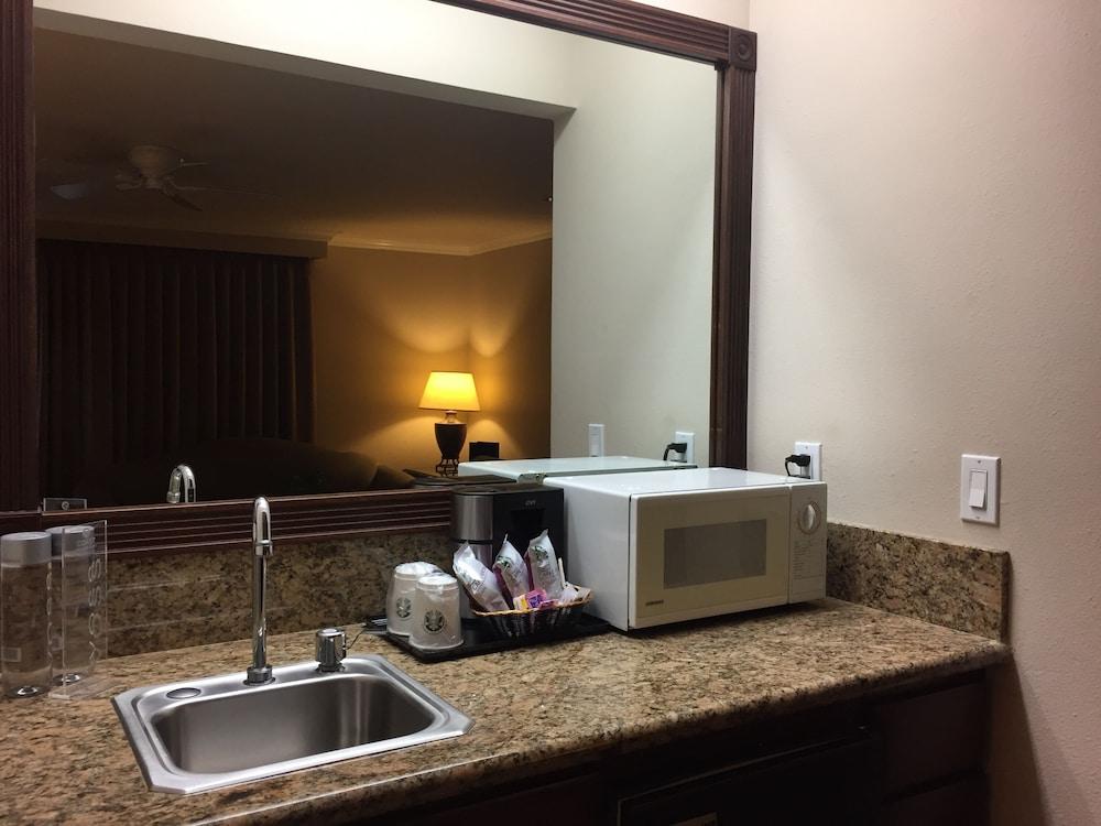 Coast Burbank Hotel photo 15