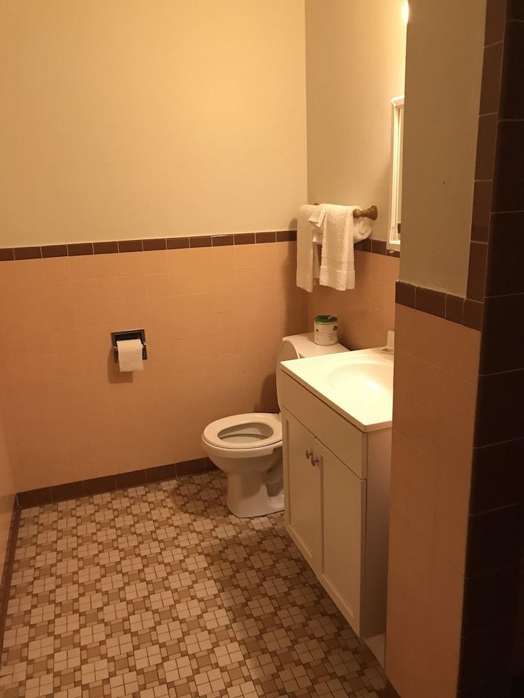 New West Motel photo 3