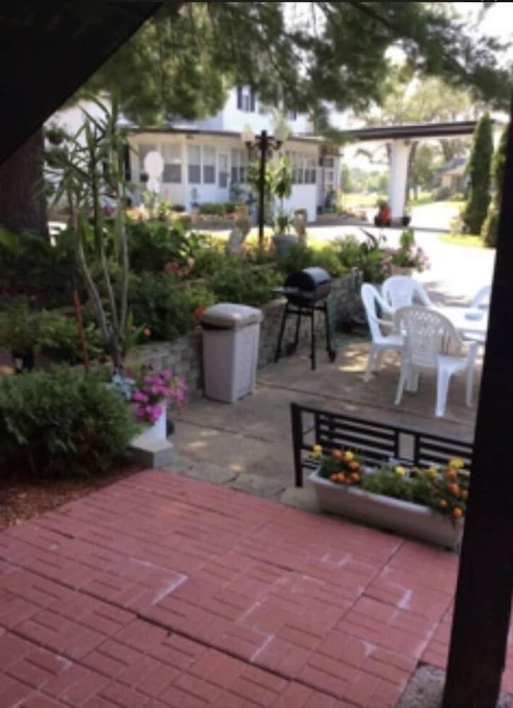 Spring Hill Motel photo 67