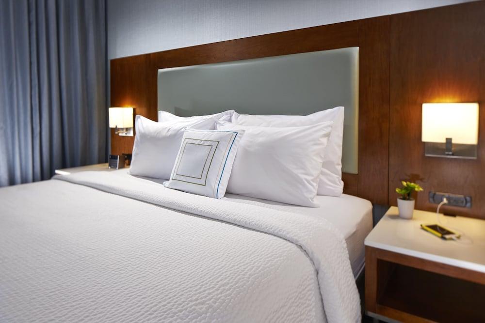 SpringHill Suites by Marriott at Anaheim Resort/Conv. Cntr photo 9