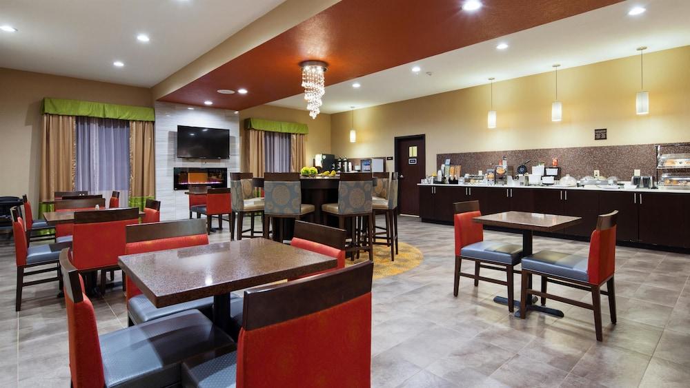 Best Western Plus Fairview Inn & Suites photo 6