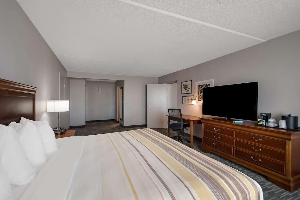 Country Inn & Suites by Radisson, Fredericksburg South (I-95), VA photo 2