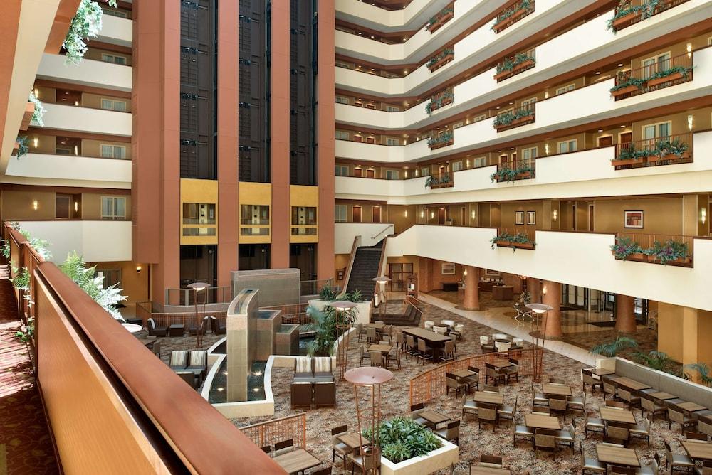 Embassy Suites by Hilton E Peoria Riverfront Conf Center photo 3