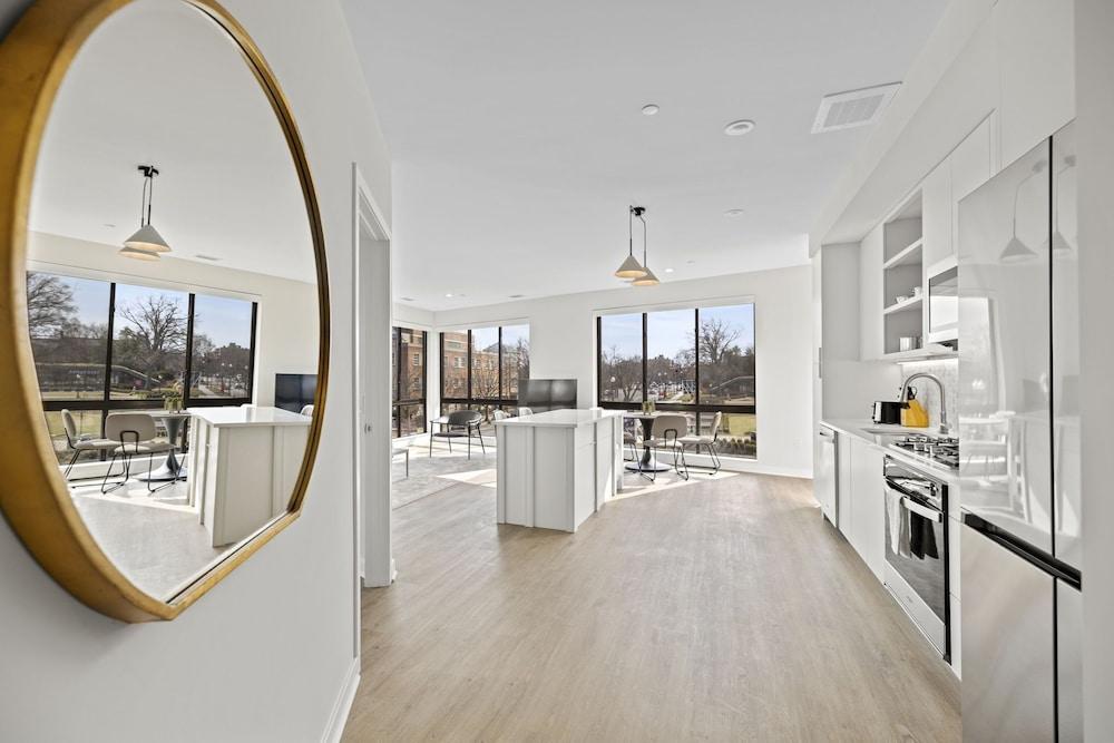 Placemakr Cathedral Heights photo 84