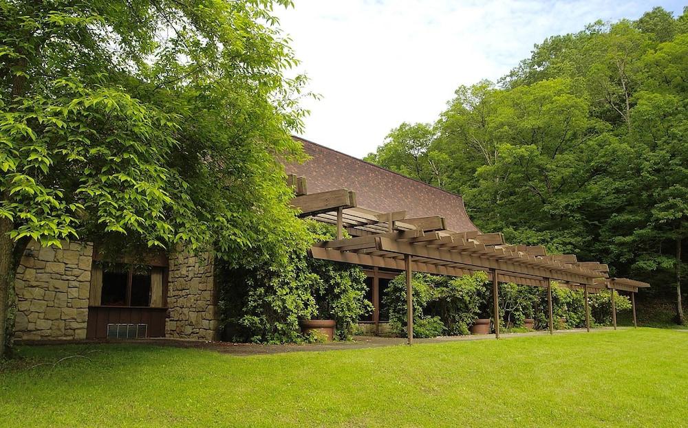 Chief Logan Lodge photo 31
